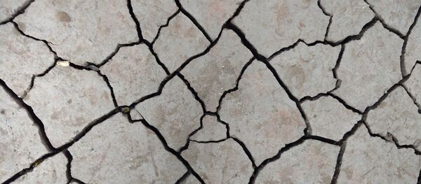 Fissures du sol / image d'illustration - Sputnik Afrique