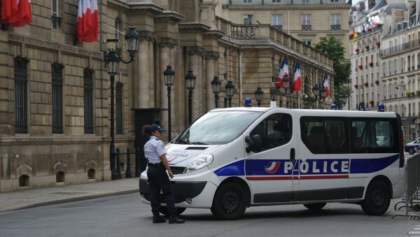 Une voiture de police à Paris - Sputnik Afrique