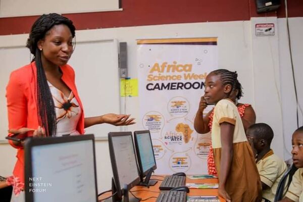 Au Cameroun, la génie de l’informatique Arielle Kitio transmet sa passion aux enfants Au Cameroun, la génie de l’informatique Arielle Kitio transmet sa passion aux enfants - Sputnik Afrique
