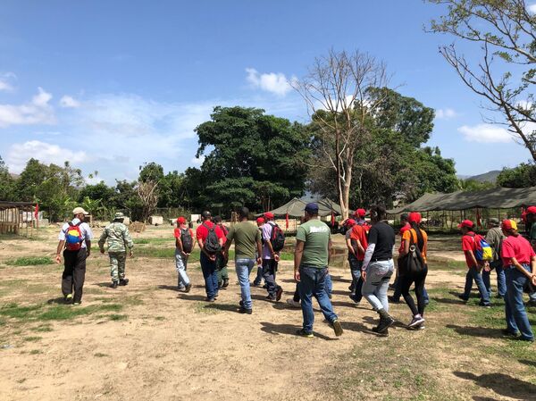 Les civils vénézuéliens apprennent les «tactiques de résistance révolutionnaire» - photos - Sputnik Afrique