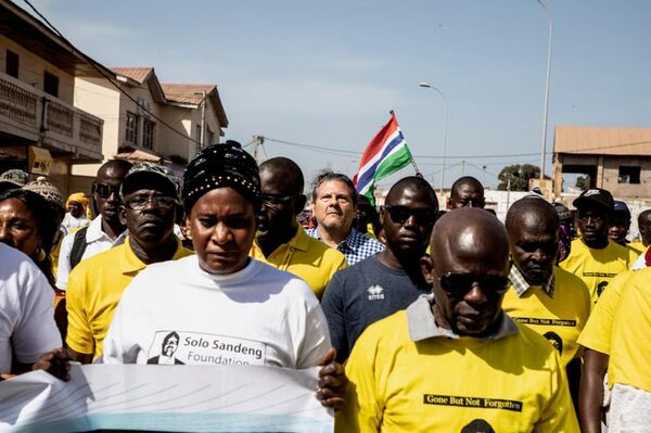 «Trump, Bush ou Jammeh, tous les autocrates doivent être jugés» (Reed Brody, activiste HRW) «Trump, Bush ou Jammeh, tous les autocrates doivent être jugés» (Reed Brody, activiste HRW) - Sputnik Afrique