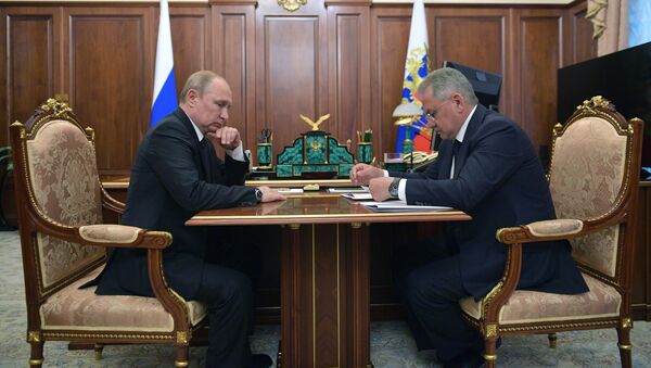 Vladimir Poutine et Sergueï Choïgou - Sputnik Afrique
