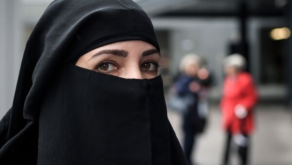 une femme portant le niqab - Sputnik Afrique