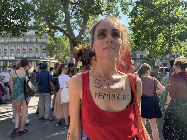 Muriel Robin sur les féminicides: «Je demande au Président combien vaut une femme» - vidéo Muriel Robin sur les féminicides: «Je demande au Président combien vaut une femme» - vidéo - Sputnik Afrique