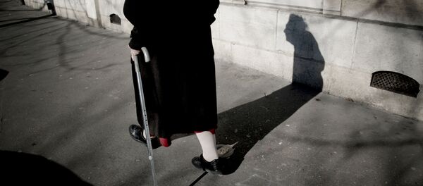 femme âgée бабушка - Sputnik Afrique