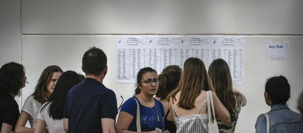 Des étudiants français à Paris  - Sputnik Afrique