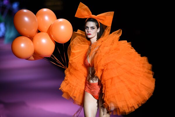 Défilé de lingerie et de maillots de bain à la Semaine de la mode de Madrid
 - Sputnik Afrique