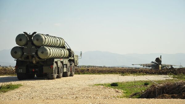 Des systèmes antiaériens russes à la base de Hmeimim, en Syrie - Sputnik Afrique