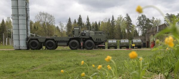 Un système de défense antiaérienne S-400 lors d'un exercice dans la région de Moscou - Sputnik Afrique