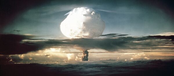 The mushroom cloud from Ivy Mike (codename given to the test) rises above the Pacific Ocean over the Enewetak Atoll in the Marshall Islands on November 1, 1952 at 7:15 am (local time) - Sputnik Afrique