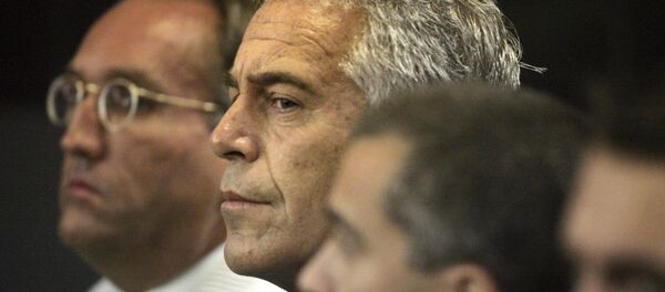 Jeffrey Epstein comparaît devant le tribunal en 2008 Jeffrey Epstein comparaît devant le tribunal en 2008 - Sputnik Afrique