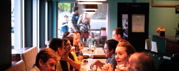 Les gens dans le restaurant - Sputnik Afrique