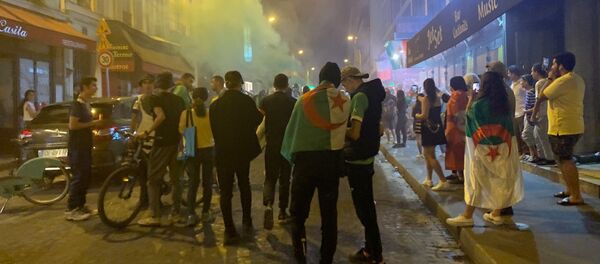 Une rue de Paris après la victoire de l'Algérie en finale de la CAN (image d'illustration) - Sputnik Afrique