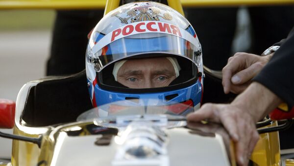 Владимир Путин попробовал себя в роли пилота Формулы-1 - Sputnik Afrique
