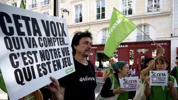 Manifestants contre le CETA à Paris - Sputnik Afrique