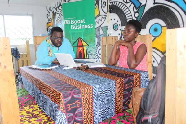 À Douala, le coworking explose sur fond de crise économique À Douala, le coworking explose sur fond de crise économique - Sputnik Afrique