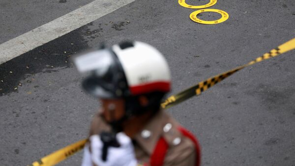 Un policier thaïlandais après une petite explosion à Bangkok - Sputnik Afrique