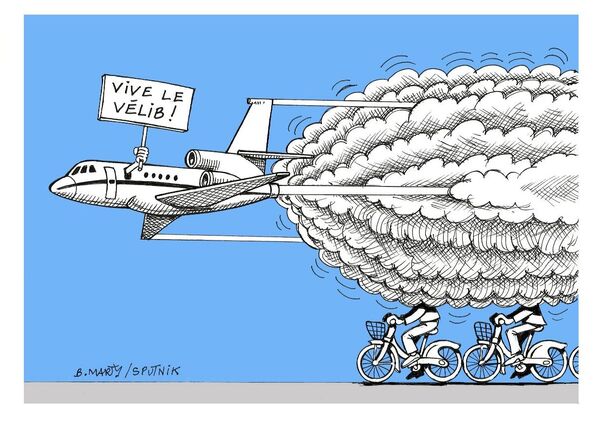 Anne Hidalgo critiquée suite à son voyage en Falcon pour voir une étape du Tour de France Anne Hidalgo critiquée suite à son voyage en Falcon pour voir une étape du Tour de France - Sputnik Afrique