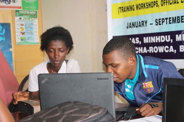 Les déficients visuels à l’école de l’informatique au Cameroun - Sputnik Afrique