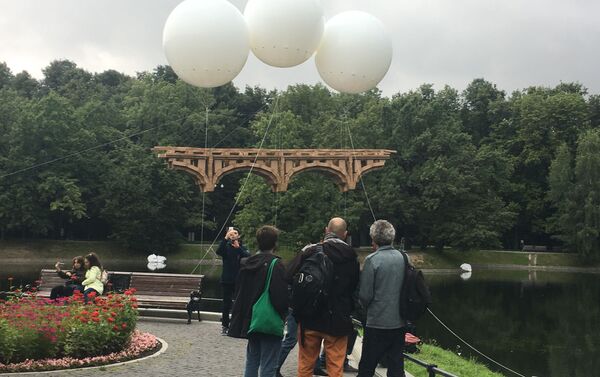 Pont volant créé par Olivier Grossetête à Moscou (août 2019)  - Sputnik Afrique