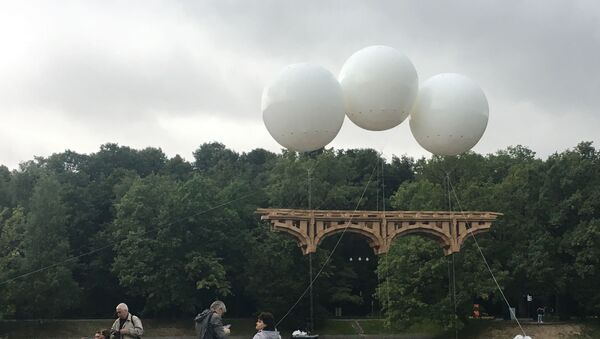 Pont volant créé par Olivier Grossetête à Moscou (août 2019) - Sputnik Afrique