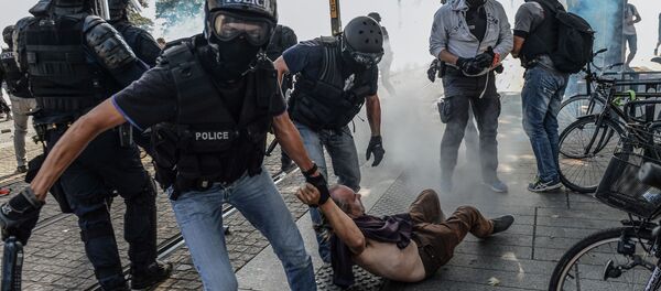 ​Manifestation à Nantes - Sputnik Afrique