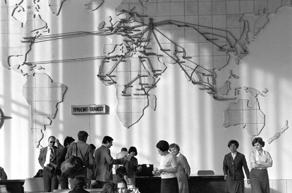 Dans la salle d’embarquement de l’aéroport international de Chérémétiévo-2, en 1977. - Sputnik Afrique