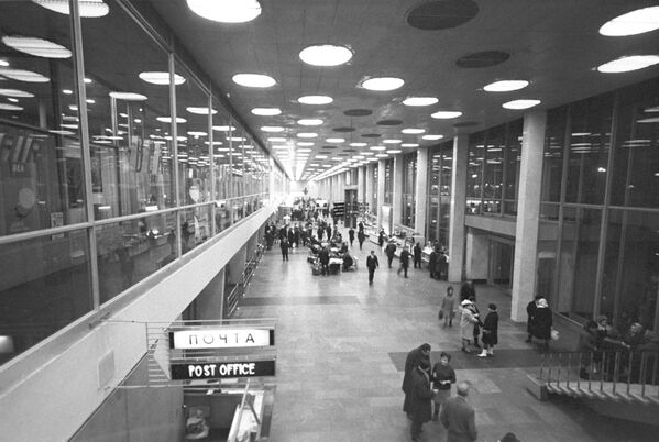 L’ntérieur de l’aérogare de l’aéroport international de Chérémétiévo, en 1970. - Sputnik Afrique
