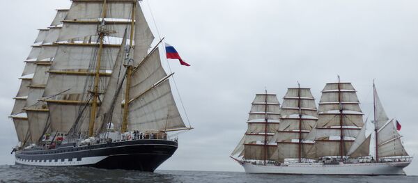 Les quatre-mâts Kruzenshtern et Sedov en pleine mer toutes voiles dehors - Sputnik Afrique