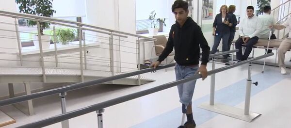 Le garçon irakien héros du concours Stenine, a reçu sa nouvelle prothèse - Sputnik Afrique