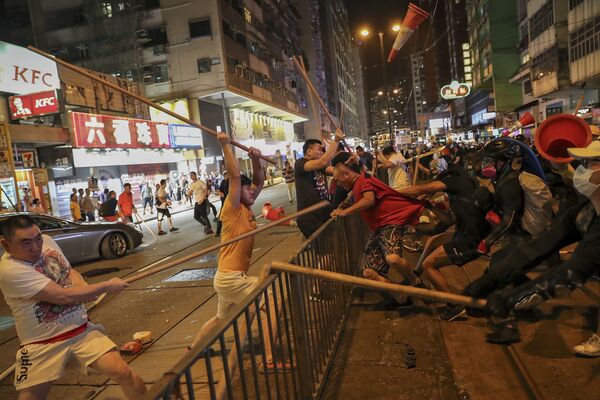 Affrontements lors des protestations de masse à Hong Kong. - Sputnik Afrique