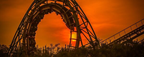 une attraction un parc d'attractions аттракцион парк аттракционов - Sputnik Afrique