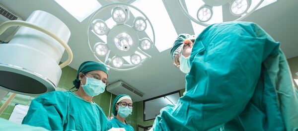 Des chirurgiens - Sputnik Afrique