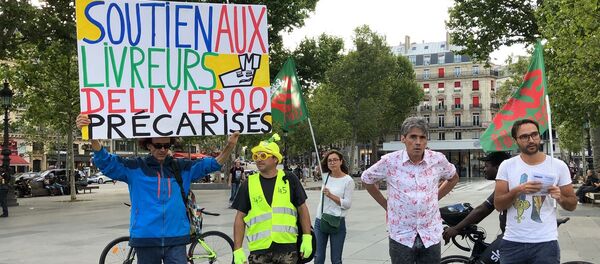 Les livreurs de Deliveroo en colère contre la précarisation grandissante - Sputnik Afrique