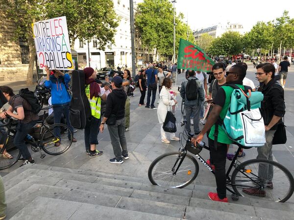 Les livreurs de Deliveroo en colère contre la précarisation grandissante - Sputnik Afrique