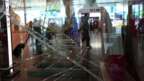 Ситуация в международном аэропорту имени Ататюрка в Стамбуле - Sputnik Afrique