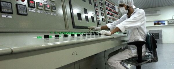 Un spécialiste du nucléaire iranien au site d'Ispahan (archive photo) - Sputnik Afrique