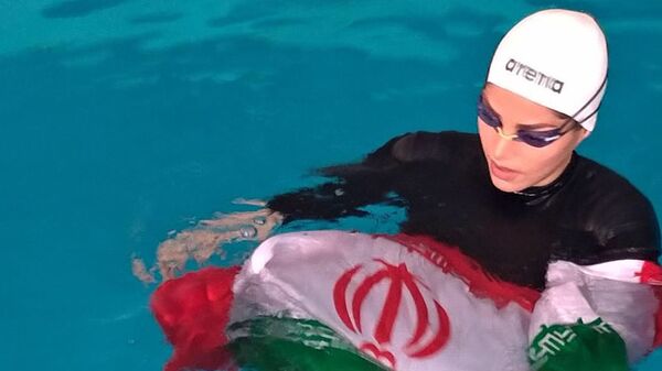 Une Iranienne rend hommage à ses «héros» nationaux grâce au Livre Guinness des records Une Iranienne rend hommage à ses «héros» nationaux grâce au Livre Guinness des records - Sputnik Afrique