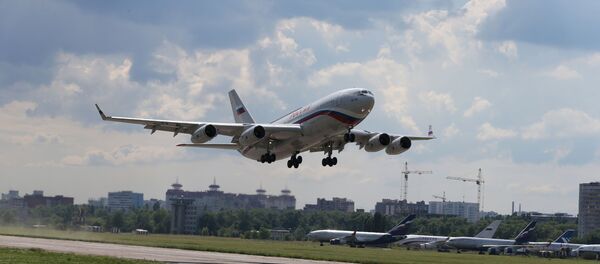 Un Iliouchine Il-96 du groupe aérien spécial russe Rossia (archive photo) - Sputnik Afrique