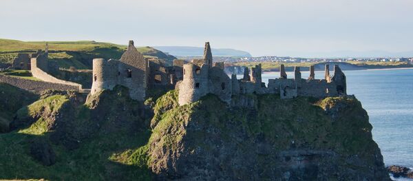 Северная Ирландия, замок Данлюс - Sputnik Afrique