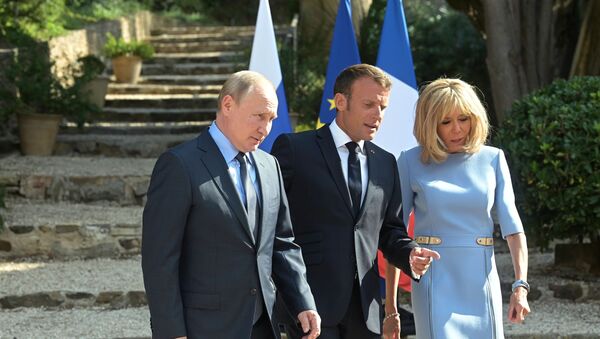 Vladimir Poutine, Emmanuel Macron et Brigitte Macron au fort de Brégançon, 19 août 2019 - Sputnik Afrique