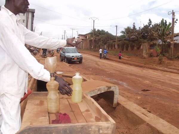 A Yaoundé, le trafic de zoua zoua est en «super» forme A Yaoundé, le trafic de zoua zoua est en «super» forme - Sputnik Afrique