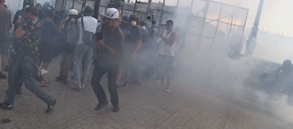 Gaz lacrymogène, canons à eau: la manifestation contre le G7 près de Biarritz dégénère, le 24 août 2019 - Sputnik Afrique