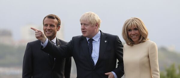 Emmanuel Macron et Boris Johnson - Sputnik Afrique