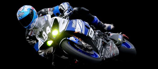 un motard мотоциклист - Sputnik Afrique