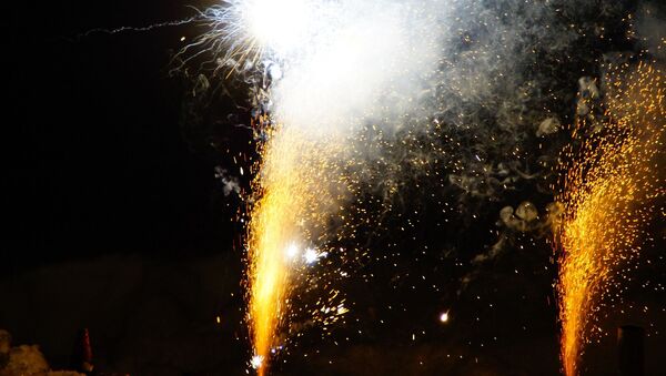 un dispositif pyrotechnique пиротехническое устройство - Sputnik Afrique