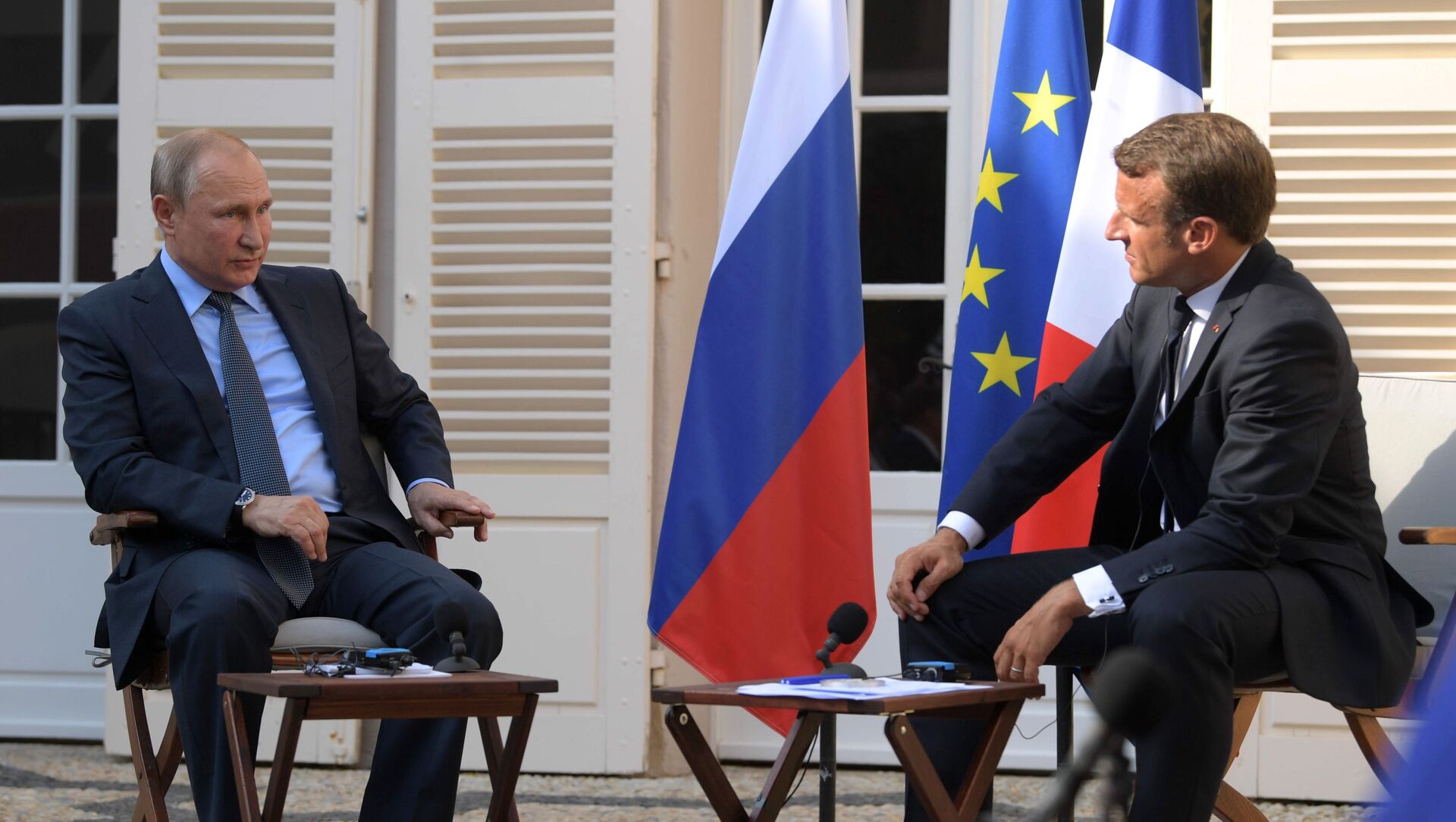 Vladimir Poutine et Emmanuel Macron lors d'une rencontre au fort de Brégançon (19 août 2019) - Sputnik Afrique, 1920, 01.03.2021