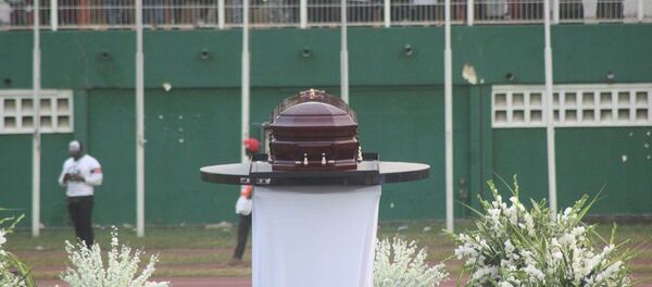 Le cercueil de DJ Arafat présenté au public du stade Félix Houphouët-Boigny - Sputnik Afrique