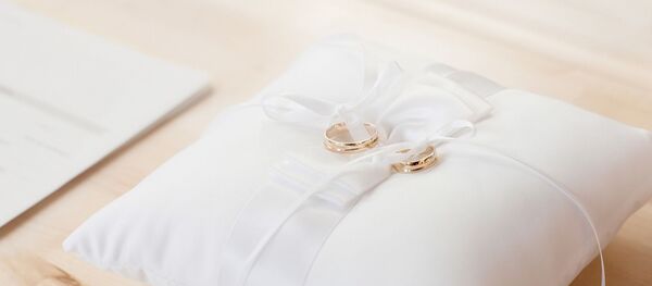 une bague de fiançailles обручальное кольцо - Sputnik Afrique