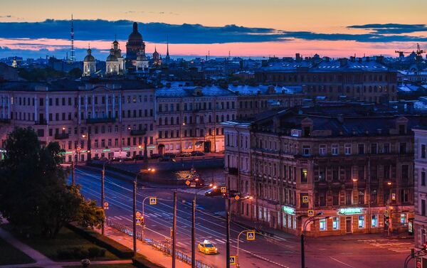 Vue du centre-ville et de la cathédrale Saint-Nicolas des Marins de Saint-Pétersbourg - Sputnik Afrique
